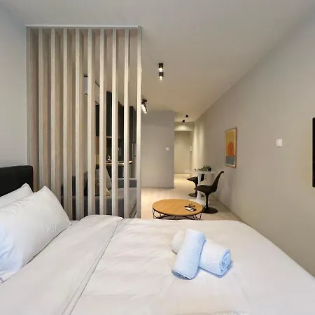 Aura V6 By Halu! Thessaloniki